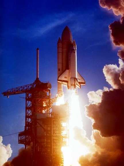 Despegue de la lanzadera espacial